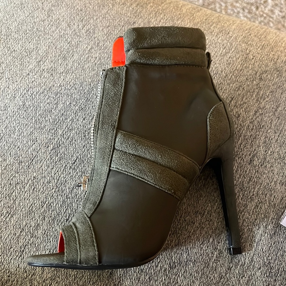 Cape Robin Olive Green Boots